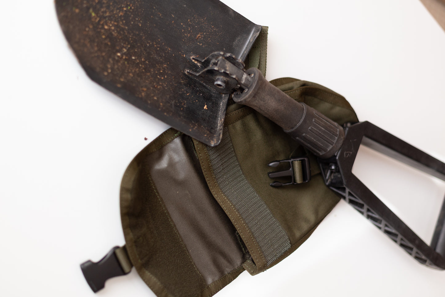 Lāpstas maks - Stiprināms pie somas ar MOLLE sistēmu